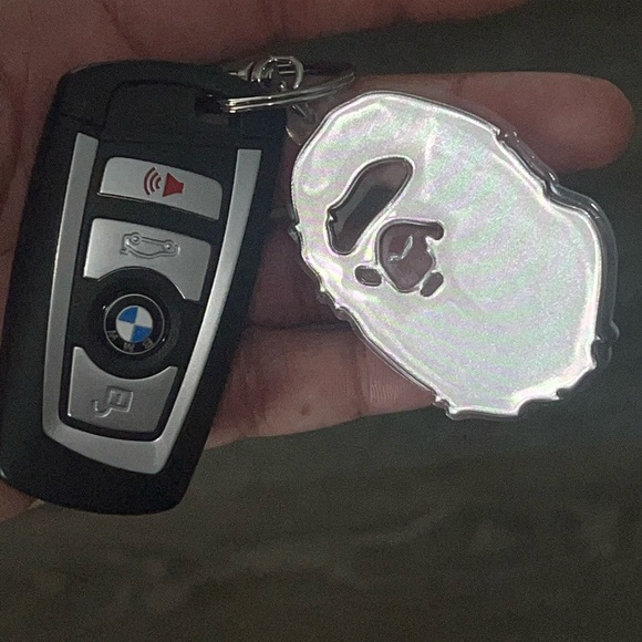 Bape reflective keychain - Picture 7 of 8